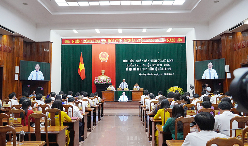 Chủ tọa kỳ họp điều hành phiên chất vấn và trả lời chất vấn.