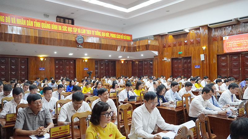 Quang cảnh kỳ họp.