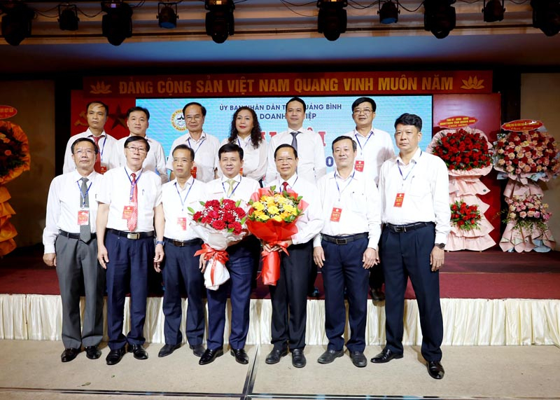 Ra mắt Ban Thường vụ Hội DN tỉnh Quảng Bình khóa IV, nhiệm kỳ 2024 - 2029. 