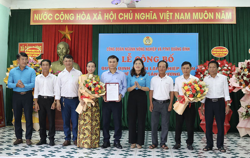 Trao quyết định thành lập Nghiệp đoàn nghề cá Cảnh Dương