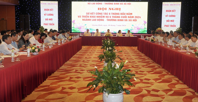 Quang cảnh hội nghị.