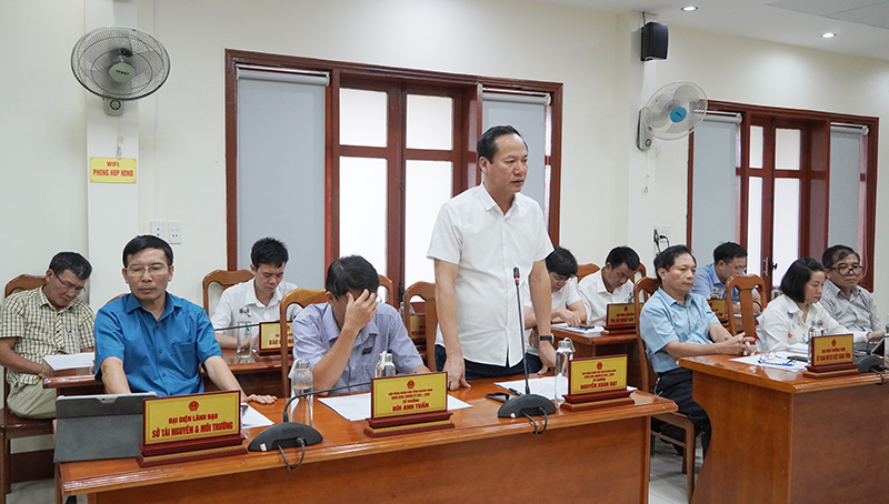 Đại biểu phát biểu thảo luận tại hội nghị.