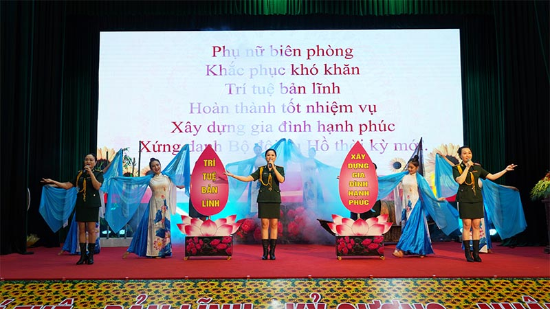  Một tiết mục đến từ Hội Phụ nữ BĐBP tỉnh Quảng Bình.