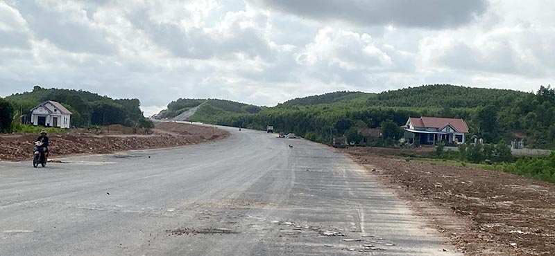 Hạt Kiểm lâm Lệ Thủy chú trọng kiểm tra, giám sát các hoạt động chuyển mục đích sử dụng rừng tại các dự án trên địa bàn huyện.