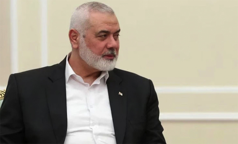 Lãnh đạo cấp cao của Hamas Ismail Haniyeh gặp Tổng thống Iran Masoud Pezeshkian tại Tehran, Iran, ngày 30/7/2024. (Ảnh: Phủ Tổng thống Iran/WANA/Reuters)