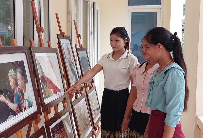 Bảo tàng Tổng hợp tỉnh cũng tổ chức trưng bày một số hình ảnh về văn hóa của các dân tộc thiểu số trên địa bàn tỉnh Quảng Bình.