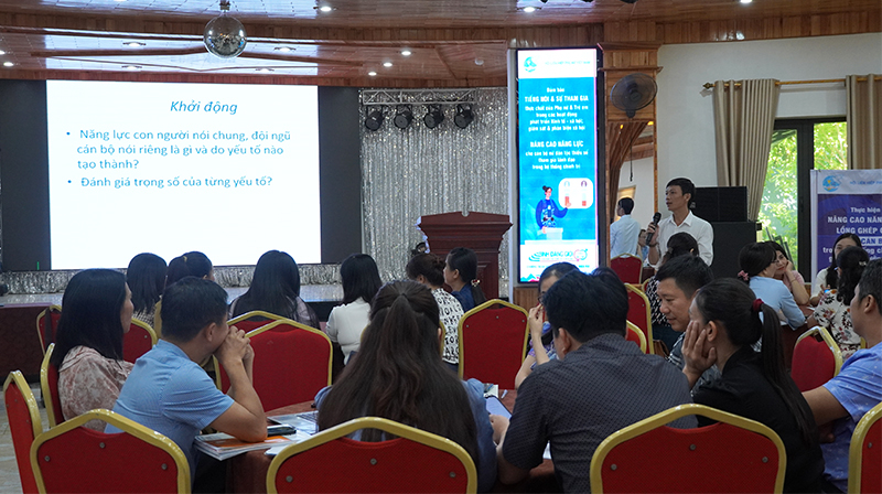  Học viên trao đổi về các nội dung thuộc chuyên đề tập huấn.