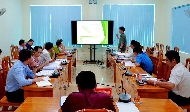 Đại diện đơn vị chủ trì nhiệm vụ báo cáo kết quả thực hiện.