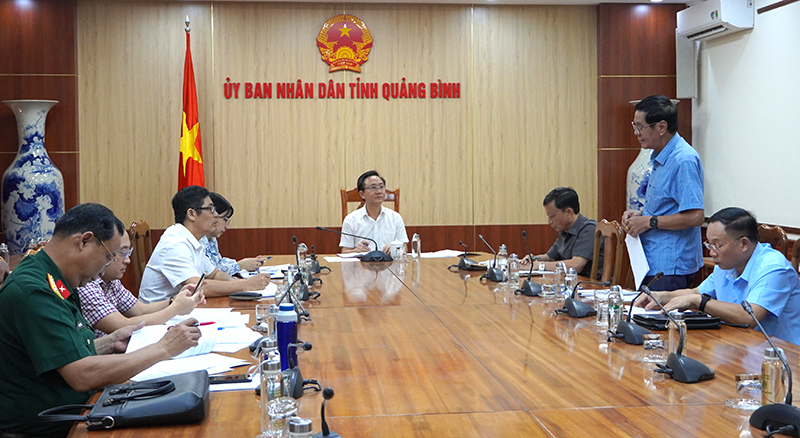 Đại diện lãnh đạo Ban Tuyên giáo Tỉnh ủy phát biểu.