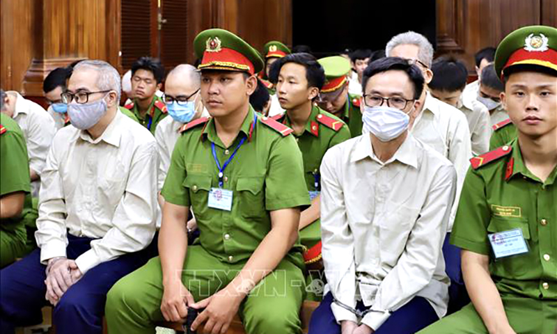 Các bị cáo tại phiên tòa ngày 6/8.