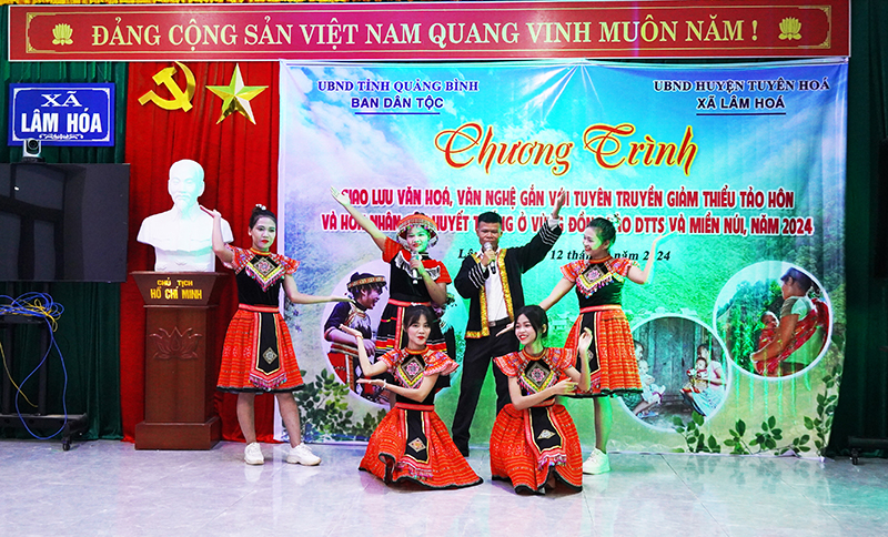 Các tiết mục văn nghệ ấn tượng, hấp dẫn.