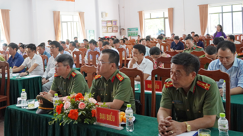 Các đại biểu tham dự ngày hội.