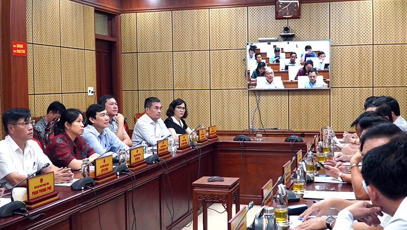 Đại biểu dự phiên họp