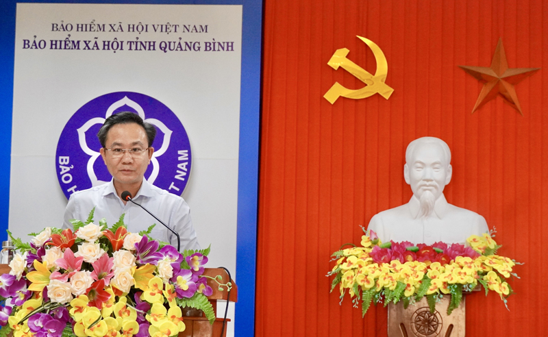 Đồng chí Phó Chủ tịch UBND tỉnh Hoàng Xuân Tân phát biểu tại hội nghị.
