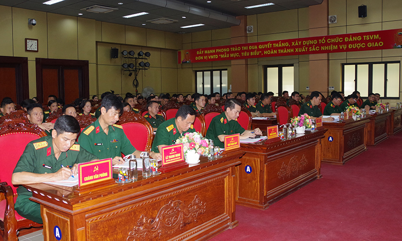 Các đại biểu dự hội nghị.