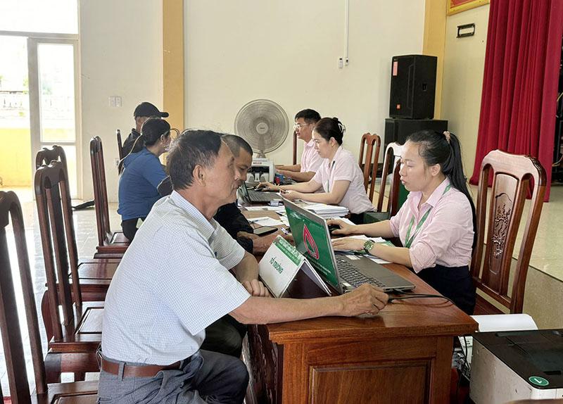 Nguồn vốn tín dụng chính sách đáp ứng nhu cầu vay vốn cấp thiết cho người dân.