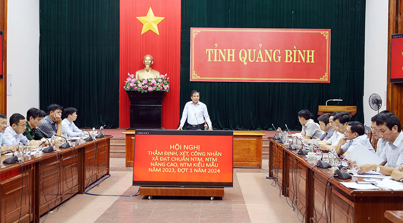 Đồng chí Đoàn Ngọc Lâm, Phó Chủ tịch Thường trực UBND tỉnh chủ trì cuộc HỌP