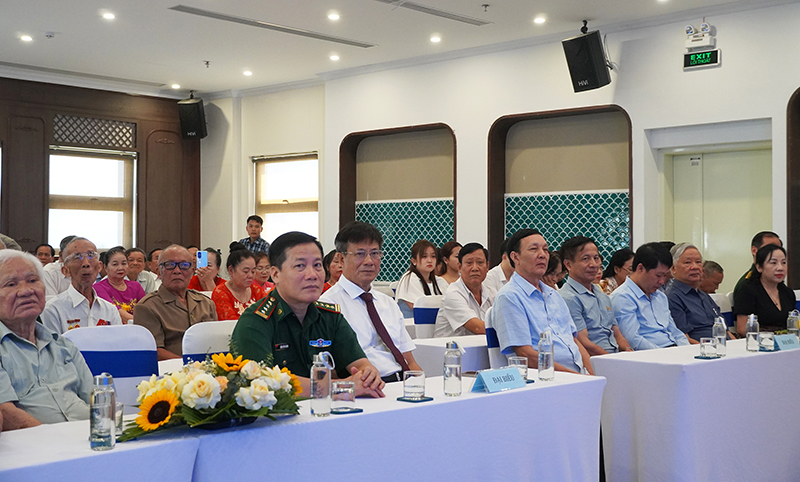 Các đại biểu tham dự buổi tọa đàm.