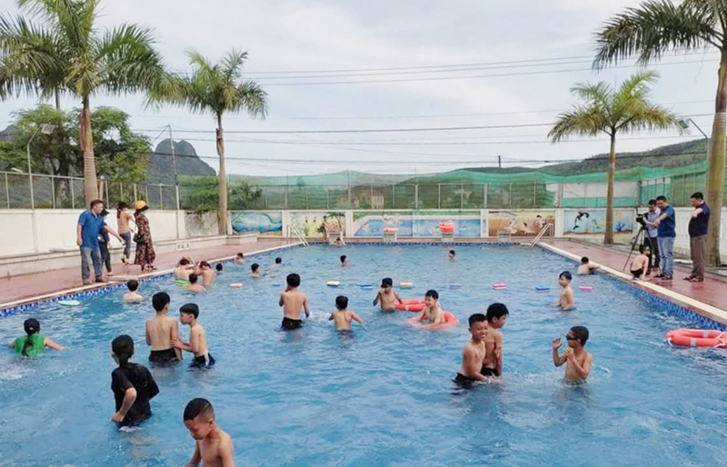 Các lớp học bơi đã góp phần chống đuối nước cho học sinh trên địa bàn.