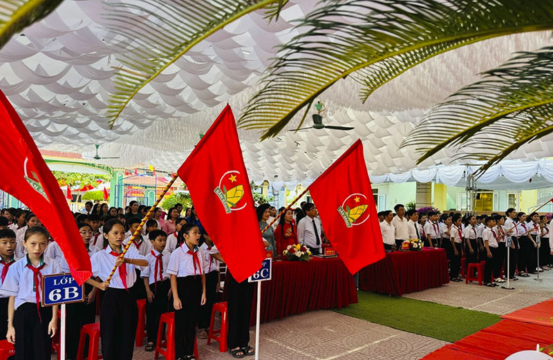 Học sinh Trường THCS Quảng Thuận (TX. Ba Đồn) trong ngày khai trường 