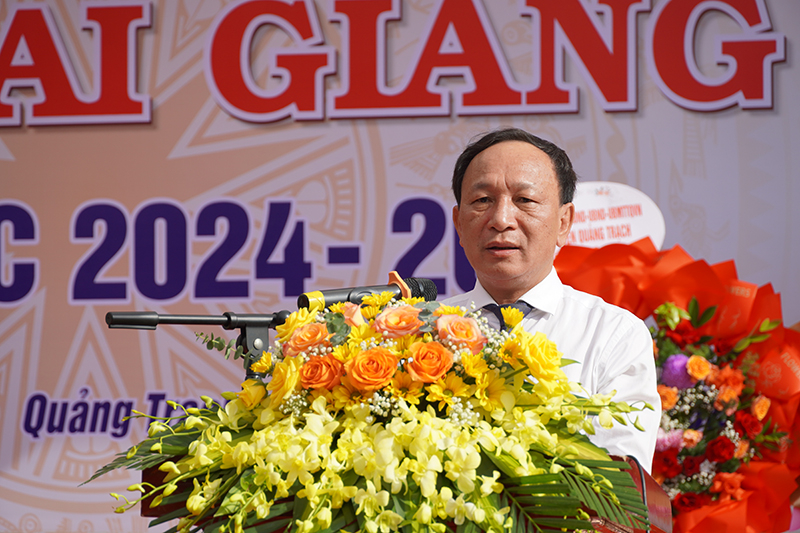 Đồng chí Phó Bí thư Thường trực Tỉnh ủy Trần Hải Châu phát biểu tại lễ khai giảng.