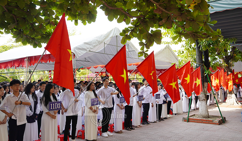 Quang cảnh lễ khai giảng năm học mới của Trường THPT Đào Duy Từ.