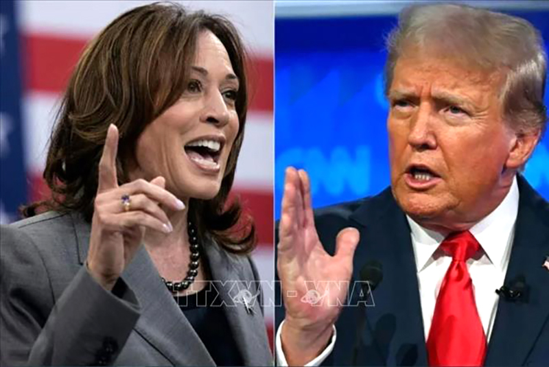 Ứng cử viên Tổng thống của đảng Dân chủ, Phó Tổng thống Mỹ Kamala Harris (trái) và ứng cử viên đảng Cộng hòa Donald Trump. Ảnh: AP/TTXVN
