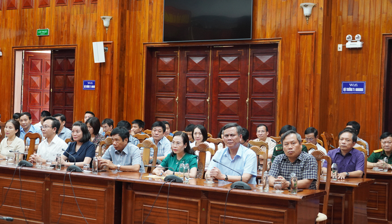 Các đại biểu tham dự lễ phát động.