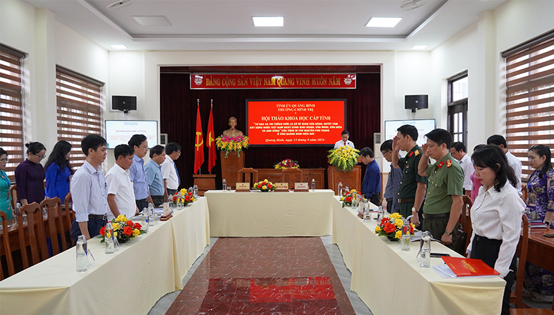 Phút mặc niệm tưởng nhớ cố Tổng Bí thư Nguyễn Phú Trọng và đồng bào thiệt mạng trong trận bão lũ lịch sử vừa qua.