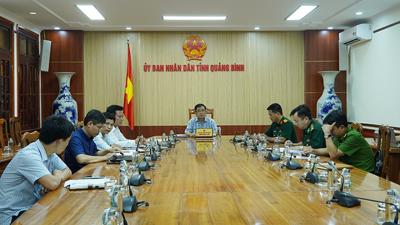 Đồng chí Phó Chủ tịch Thường trực UBND tỉnh Đoàn Ngọc Lâm chủ trì cuộc họp tại điểm cầu tỉnh Quảng Bình.