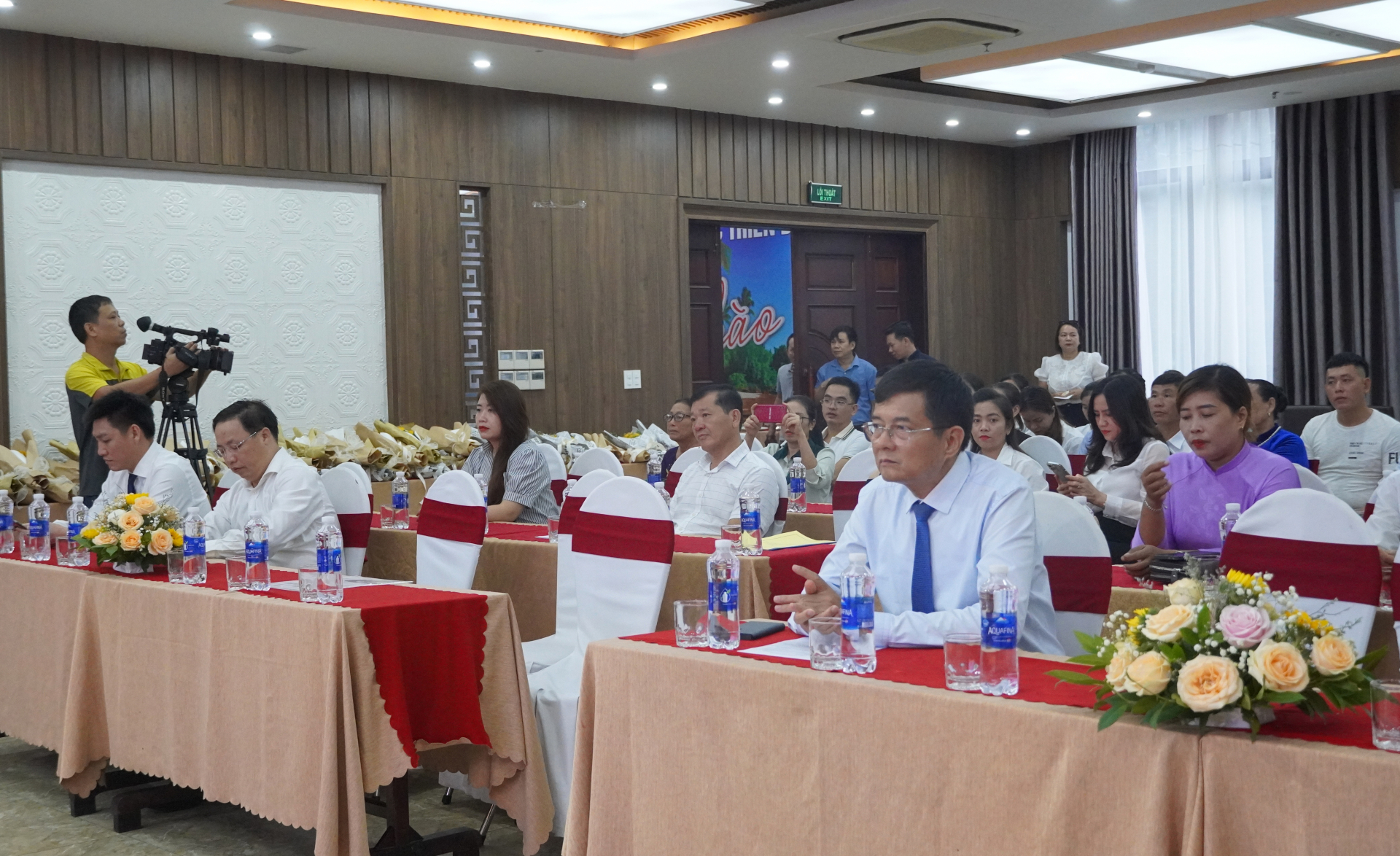 Đại biểu dự hội nghị.
