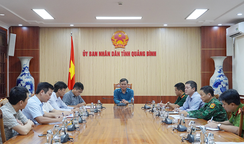 - Đồng chí Chủ tịch UBND tỉnh Trần Thắng chủ trì cuộc họp
