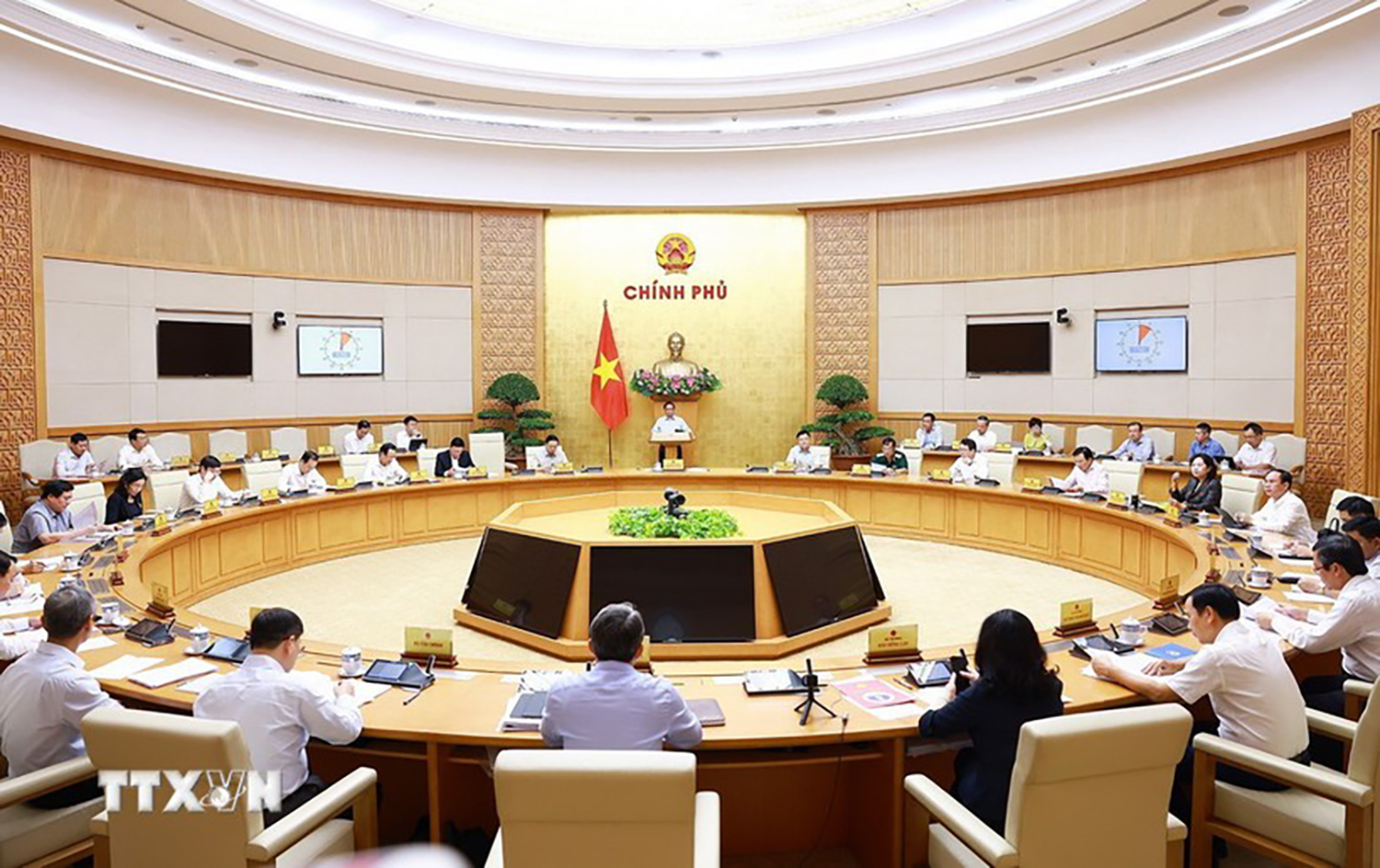 Phiên họp Chính phủ chuyên đề về xây dựng pháp luật tháng 9. (Ảnh: Dương Giang/TTXVN)