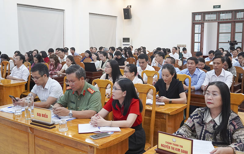 Các đại biểu dự hội nghị