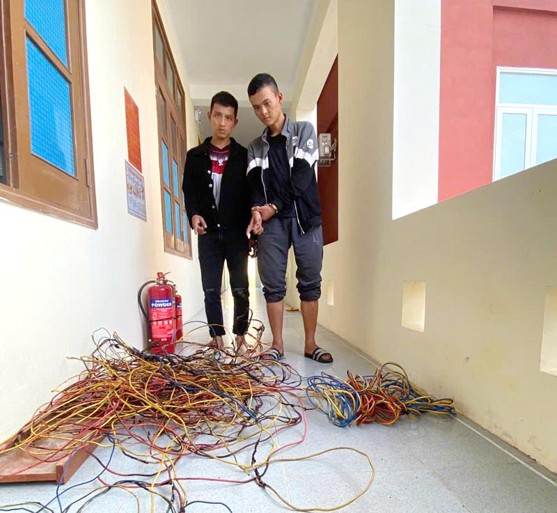 Các đối tượng cùng tang vật bị bắt giữ.
