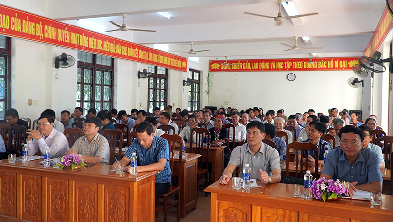 Các đại biểu dự hội nghị.