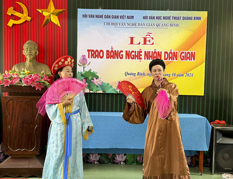 Các nghệ nhân diễn xướng nghệ thuật hát Kiều