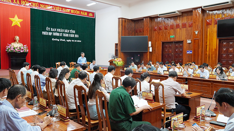 Toàn cảnh phiên họp.