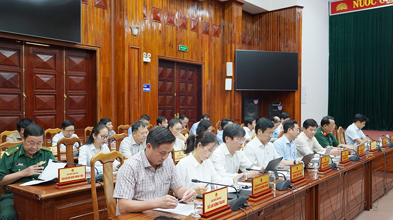 Các đại biểu dự phiên họp.