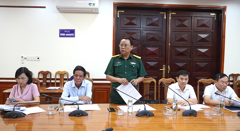 Đại diện lãnh đạo Bộ Chỉ huy Quân sự tỉnh phát biểu.