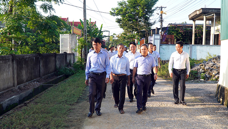 Đồng chí Bí thư Tỉnh ủy và đoàn công tác kiểm tra công tác PCTT tại “rốn lũ” Tân Ninh (Quảng Ninh)