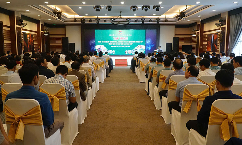 Quang cảnh buổi tập huấn