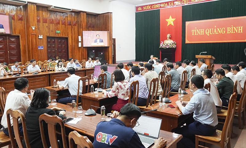 Quang cảnh chương trình tại điểm cầu Quảng Bình.