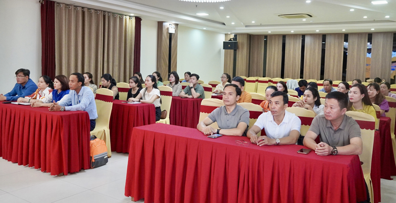 Các học viên tham gia lớp tập huấn.