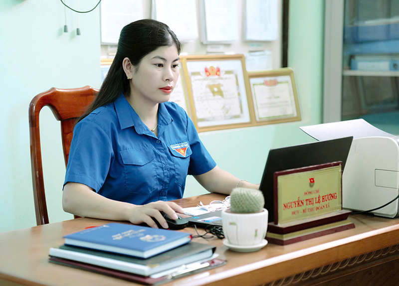 Bí thư Đoàn xã Hưng Trạch Nguyễn Thị Lệ Hương luôn nêu cao vai trò trách nhiệm trong công việc.