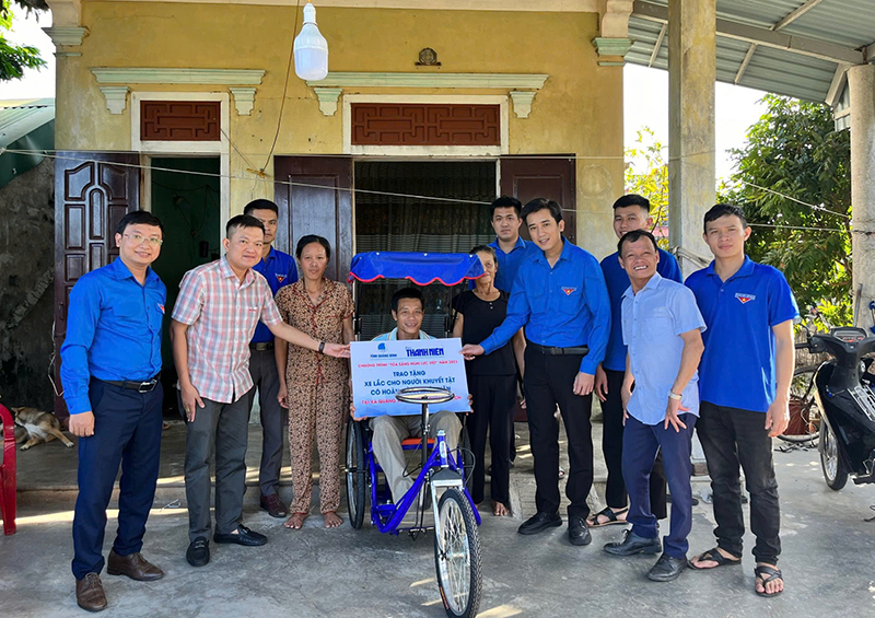 Hội LHTN Việt Nam tỉnh luôn quan tâm, đồng hành cùng thanh niên yếu thế.