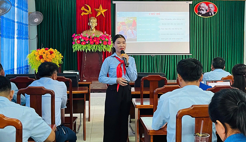 Chị Phan Thị Hiếu, Phó Bí thư huyện đoàn, Chủ tịch Hội LHTN huyện Bố Trạch được đề nghị trao tặng giải thưởng “15 tháng 10” năm 2024