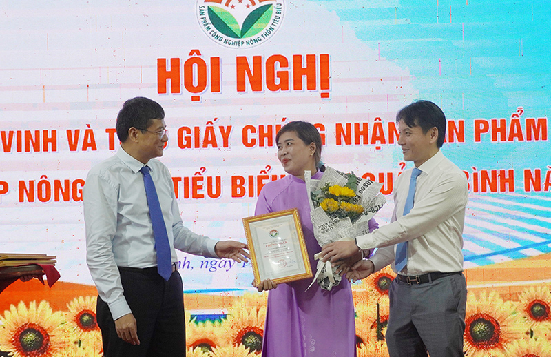 Việc được chứng nhận sản phẩm công nghiệp nông thôn tiêu biểu, OCOP,… tạo thêm cơ hội cho doanh nghiệp mở rộng thị trường cho sản phẩm.