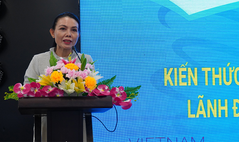 Đại diện lãnh đạo Hội LHPN tỉnh phát biểu khai mạc lớp tập huấn.