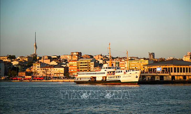  Eo biển Bosphorus ở Istanbul, Thổ Nhĩ Kỳ. Ảnh: THX/TTXVN